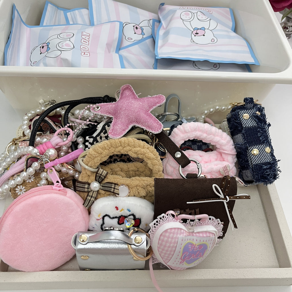 Hello kt mini bags scoop lucky bags（Includes only Hello kt Mini Bag）